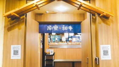 馬辣餐飲集團旗下的「涮樂和牛」位在西門商圈最熱鬧處金字三角窗店面。（馬辣餐飲集團提供）