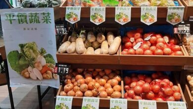 量販、超市葉菜漲15％ 履歷、有機蔬菜缺。(郭家崴傳真)