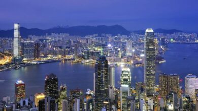 香港將上演大型藝術匯演迎接2022，包括燈火燦爛的維多利亞港、M+幕牆的倒數時鐘，以及香港管弦樂團激昂演奏。　圖：BrandHK／來源