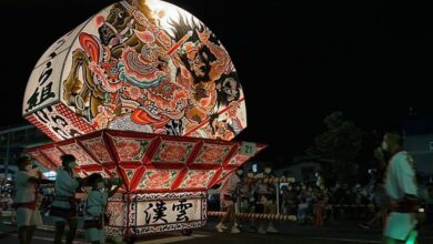 弘前市睡魔祭今年迎接300周年，現場遊行活動民眾熱情參與人聲鼎沸。　圖：臺北市政府觀光傳播局／提供