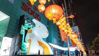 2023台灣燈會作品「穿梭・未來・兔子洞」。（北市觀傳局提供）