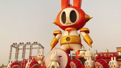 2023桃園燈會主燈「FUTU未來兔」，是超過4層樓高、重達30噸的巨型機器人。　圖：桃園市政府觀光旅遊局／提供