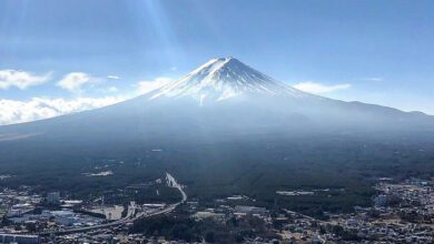 台灣旅客為拍富士山美照，做出危險行為，被日人點名很困擾。（何立雯攝）