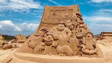 「2023福隆國際沙雕藝術季」，今年與迪士尼合作打造「迪士尼百年慶典」主題沙雕展。　圖：福容大飯店福隆／提供